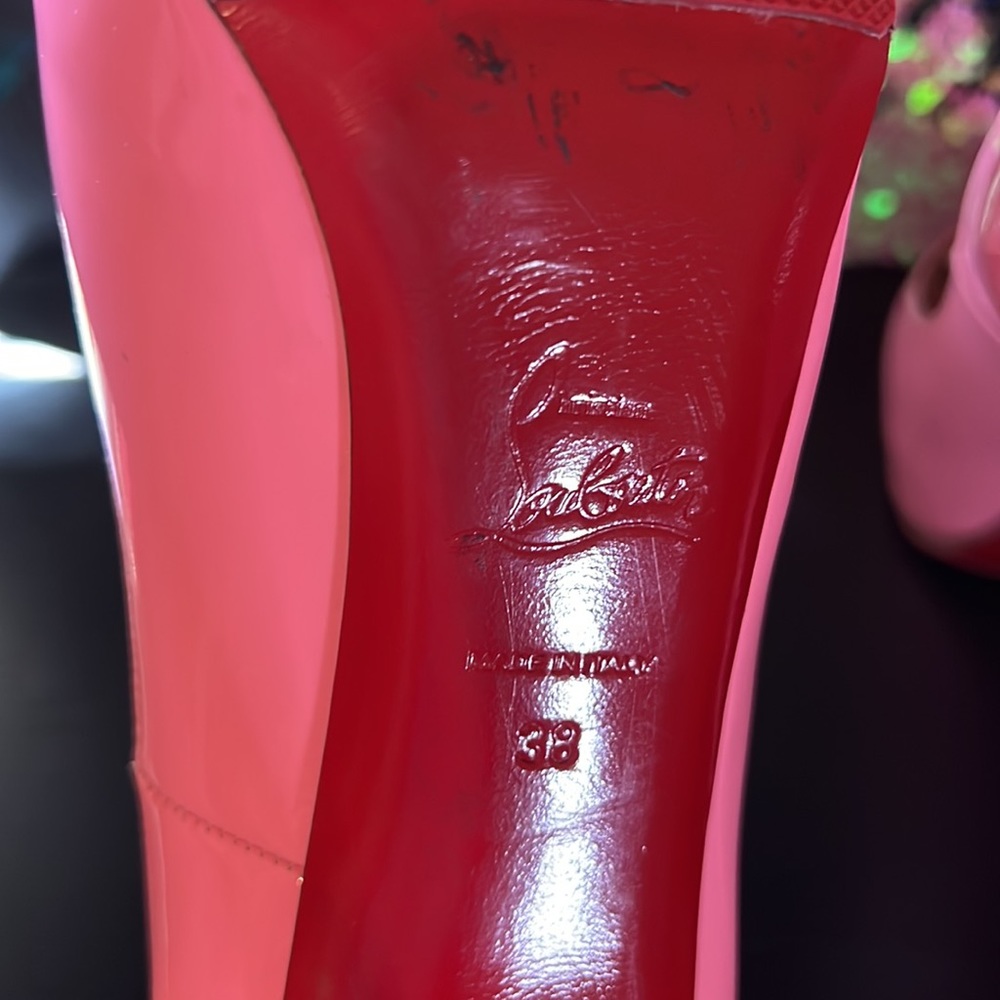✨SOLD✨Christian Louboutin New Very Privé - Picture 5 of 9